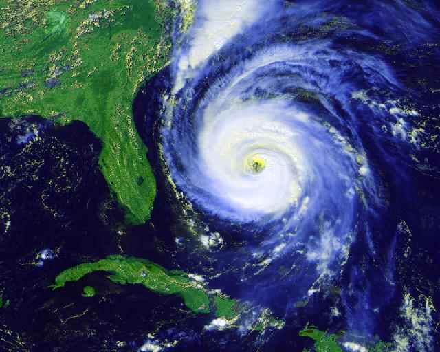 hurricane approaching South Florida 2005